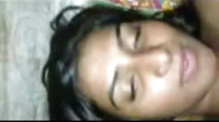 कुतिया कार हिंदी एचडी मूवी सेक्सी में गर्म हो गई और पहिया के ठीक पीछे लड़के के डिक को चूसा